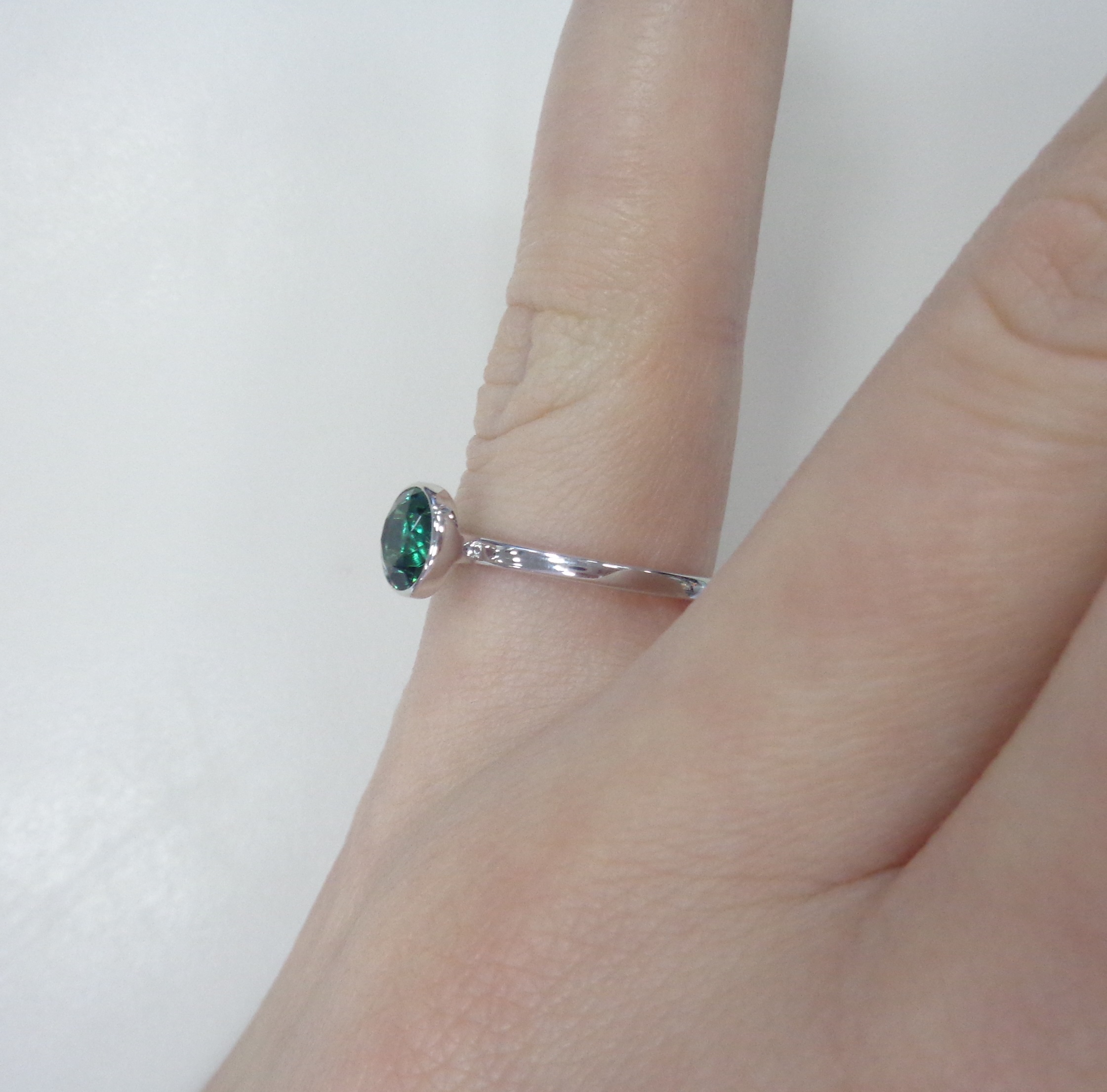 Серебряное кольцо с празиолитом